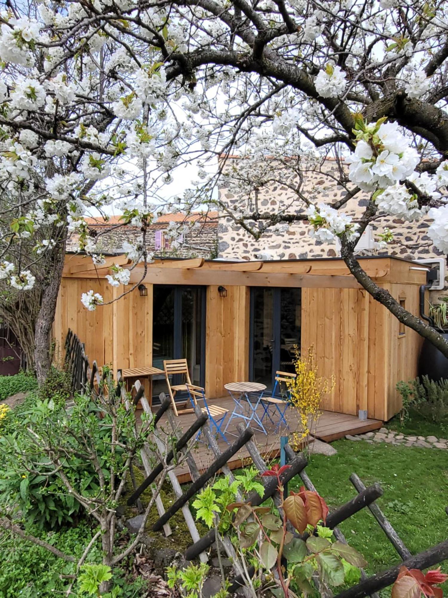La Maisonnette Sous Le Cerisier Bergonne Buitenkant foto